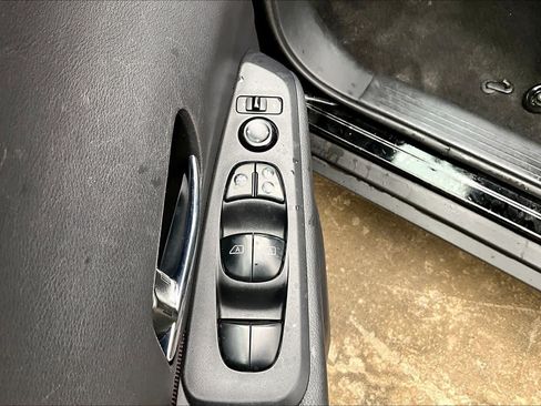 Certified 2024 Nissan Kicks SR FWD image 34
