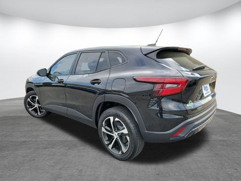 Used 2024 Chevrolet Trax RS w/ Driver Confidence Package image 7