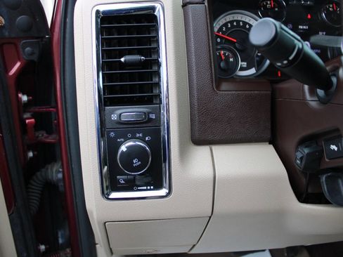 Used 2017 RAM 1500 Laramie w/ Convenience Group image 22