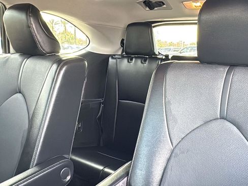 Used 2024 Toyota Highlander Limited image 28