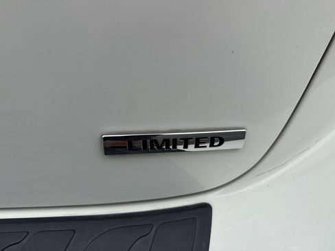 Used 2010 Hyundai Veracruz Limited w/ Rear Seat Entertainment Pkg 4 FWD image 26