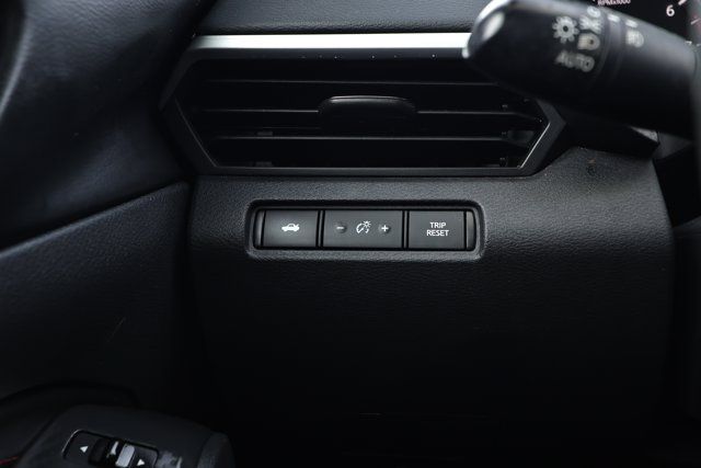 Used 2022 Nissan Altima 2.5 SR w/ Midnight Edition Package FWD image 15