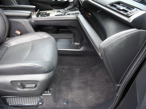 Used 2025 Toyota Sienna Limited image 26