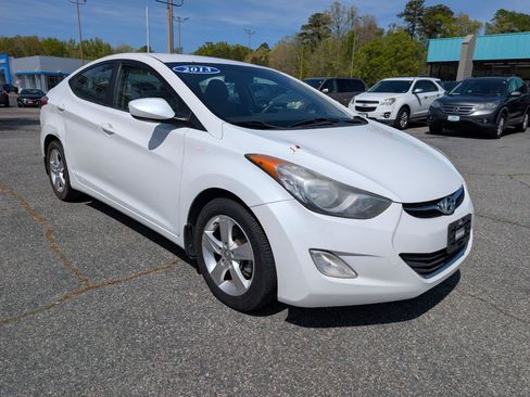 Used 2013 Hyundai Elantra GLS w/ Preferred Pkg FWD image 9
