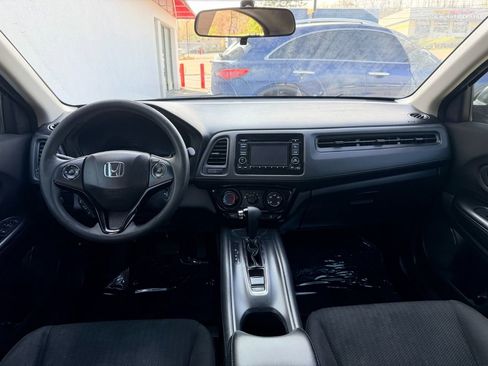 Used 2018 Honda HR-V LX image 24