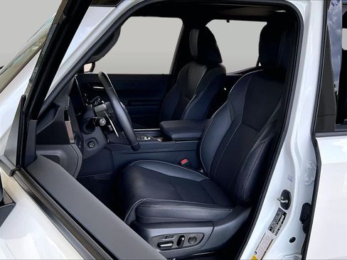 Used 2024 Lexus GX 550 AWD/4WD image 7