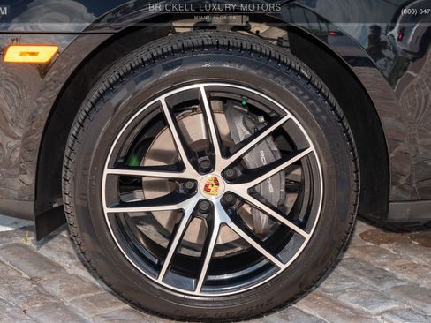 Used 2024 Porsche Macan image 42