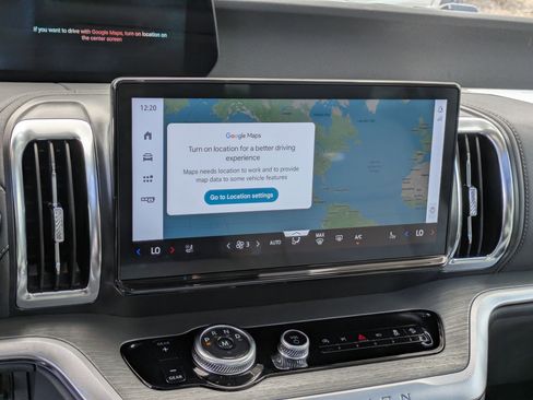 Certified 2025 Ford Expedition Platinum image 24