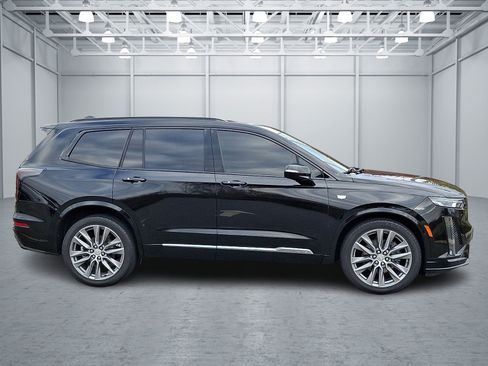 Used 2021 Cadillac XT6 Sport image 7