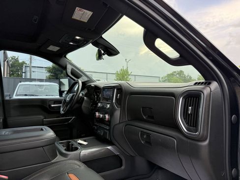 Used 2020 GMC Sierra 2500 AT4 w/ AT4 Premium Package AWD/4WD image 9