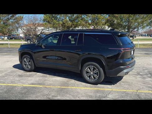 Certified 2025 Chevrolet Traverse LT w/ Driver Confidence Package AWD/4WD image 33