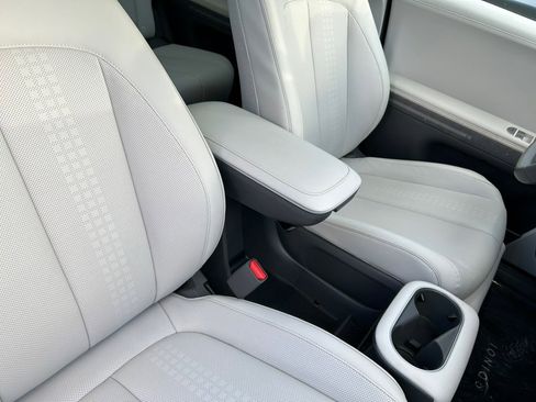 Used 2024 Hyundai Ioniq 5 Limited image 47