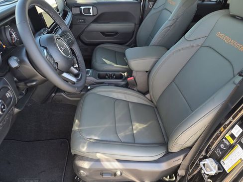 New 2025 Jeep Gladiator Mojave w/ Convenience Group AWD/4WD image 7