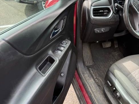 Used 2018 Chevrolet Equinox LT w/ Sun & Infotainment Package image 7