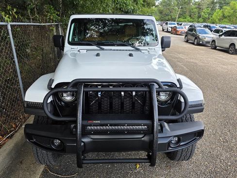 Used 2021 Jeep Gladiator Sport AWD/4WD image 2