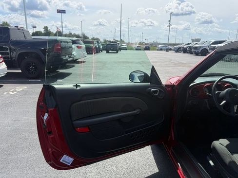 Used 2005 Chrysler PT Cruiser Touring FWD image 13