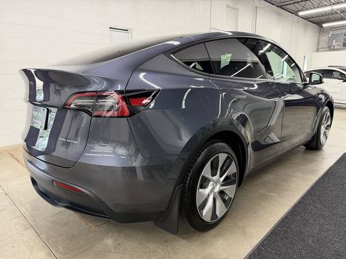 Used 2023 Tesla Model Y Long Range AWD/4WD image 4