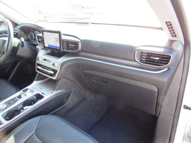 Used 2022 Ford Explorer XLT w/ Equipment Group 202A AWD/4WD image 6