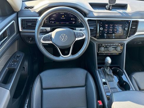 Used 2023 Volkswagen Atlas SE w/ Black Wheel Package image 18