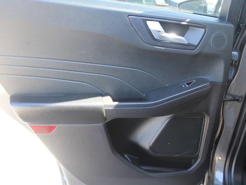 Used 2021 Ford Escape Titanium w/ Titanium Elite Package image 9