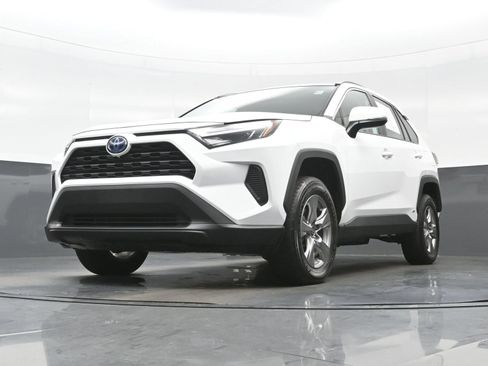 Used 2024 Toyota RAV4 XLE w/ Convenience Package AWD/4WD image 29