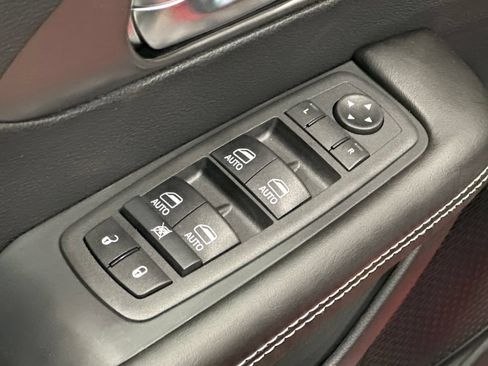 New 2027 Chrysler Pacifica Select AWD/4WD image 14
