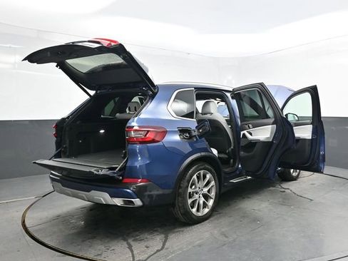 Used 2023 BMW X5 xDrive40i w/ Premium Package image 48