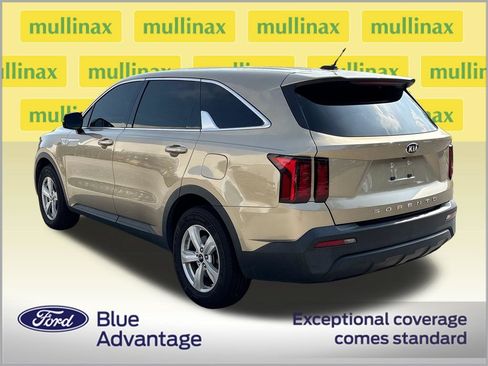 Used 2021 Kia Sorento LX FWD image 10