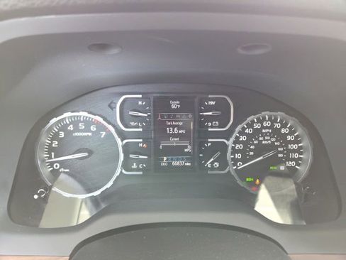 Used 2019 Toyota Tundra Limited w/ Limited Premium Package AWD/4WD image 15