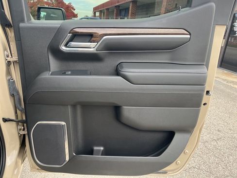 Used 2022 GMC Sierra 1500 Elevation image 28