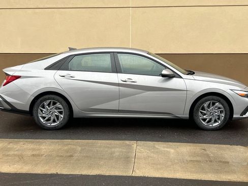 New 2026 Hyundai Elantra Blue w/ Cargo Package image 4