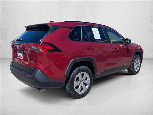Used 2021 Toyota RAV4 LE AWD/4WD image 5