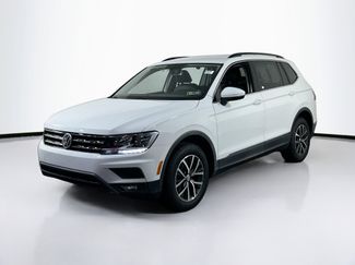 Used 2018 Volkswagen Tiguan SE w/ Front Fog Lights Package image 1