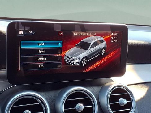 Used 2021 Mercedes-Benz GLC 300 image 11