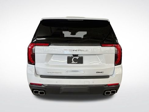 Used 2026 GMC Yukon Denali Ultimate w/ LPO, Floor Liner Package AWD/4WD image 4