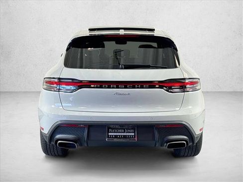 Used 2026 Porsche Macan AWD/4WD image 10