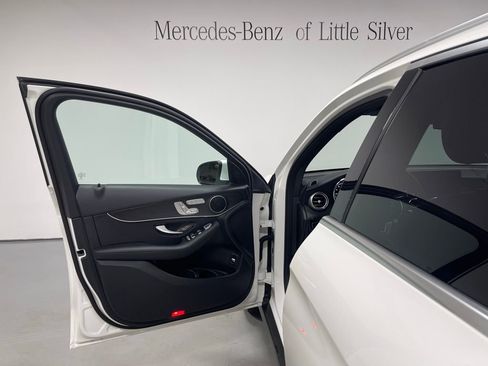 Used 2022 Mercedes-Benz GLC 300 4MATIC image 17