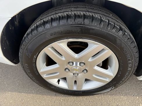 Used 2016 Chevrolet Impala LT FWD image 11