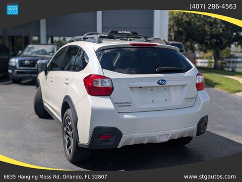 Used 2017 Subaru Crosstrek 2.0i Premium w/ Moonroof Package AWD/4WD image 3