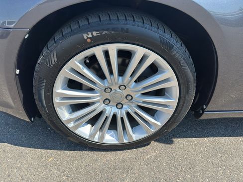 Used 2014 Chrysler 300 C w/ Beats Audio Group RWD image 10