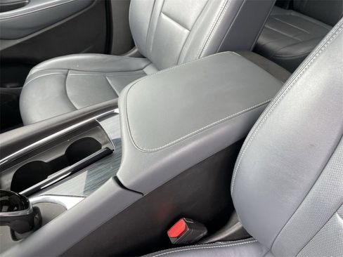 Used 2020 Buick Enclave Essence w/ Sound and Sites Package image 21