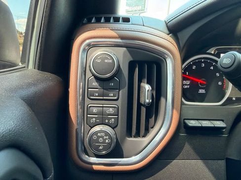 Used 2021 Chevrolet Silverado 1500 High Country w/ Technology Package AWD/4WD image 23