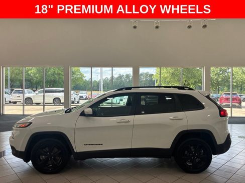 Used 2016 Jeep Cherokee High Altitude FWD image 4