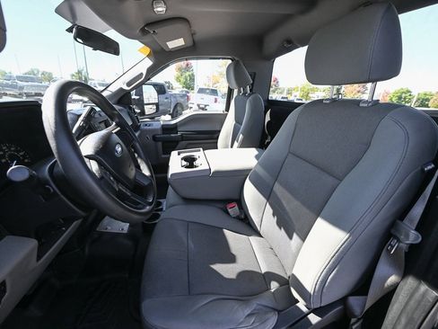 Used 2016 Ford F150 XL w/ Heavy-Duty Payload Package image 18