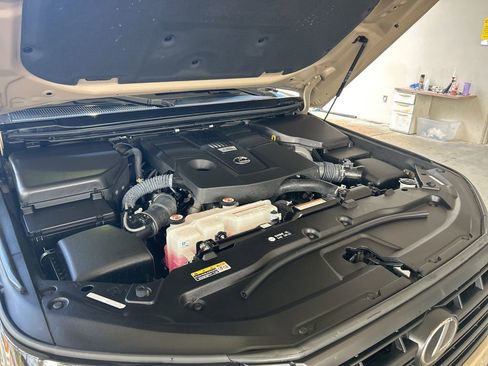 Used 2024 Lexus GX 550 image 11