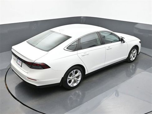 Used 2023 Honda Accord LX image 17