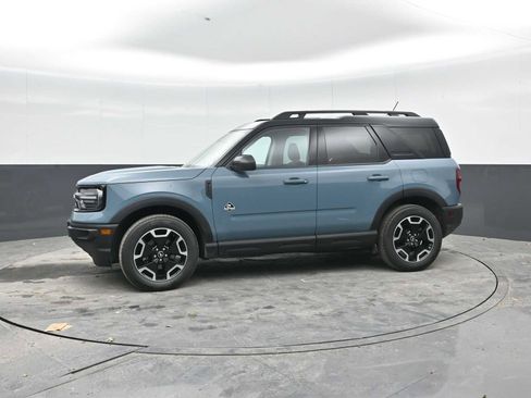 Used 2023 Ford Bronco Sport Outer Banks w/ Tech Package AWD/4WD image 4