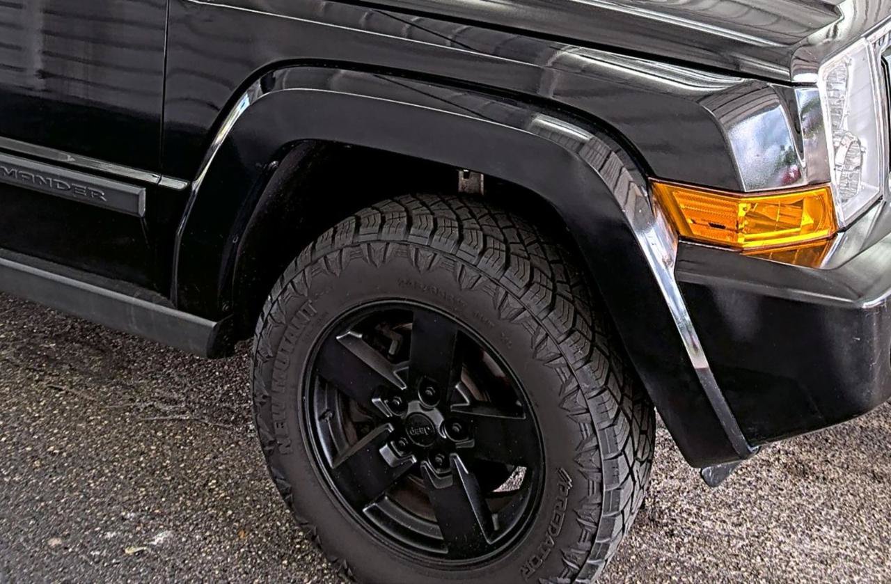 Used 2007 Jeep Commander Sport RWD image 14