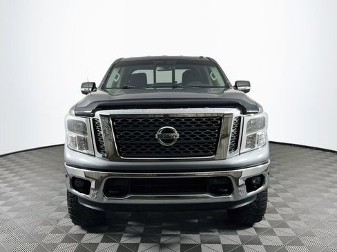 Used 2018 Nissan Titan SV w/ SV Convenience Package AWD/4WD image 3
