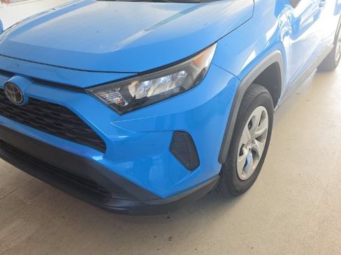 Used 2021 Toyota RAV4 LE FWD image 1